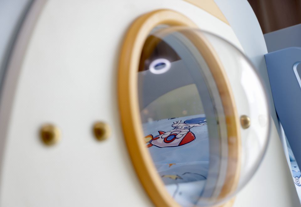 三居室航天飞船亲子主题房