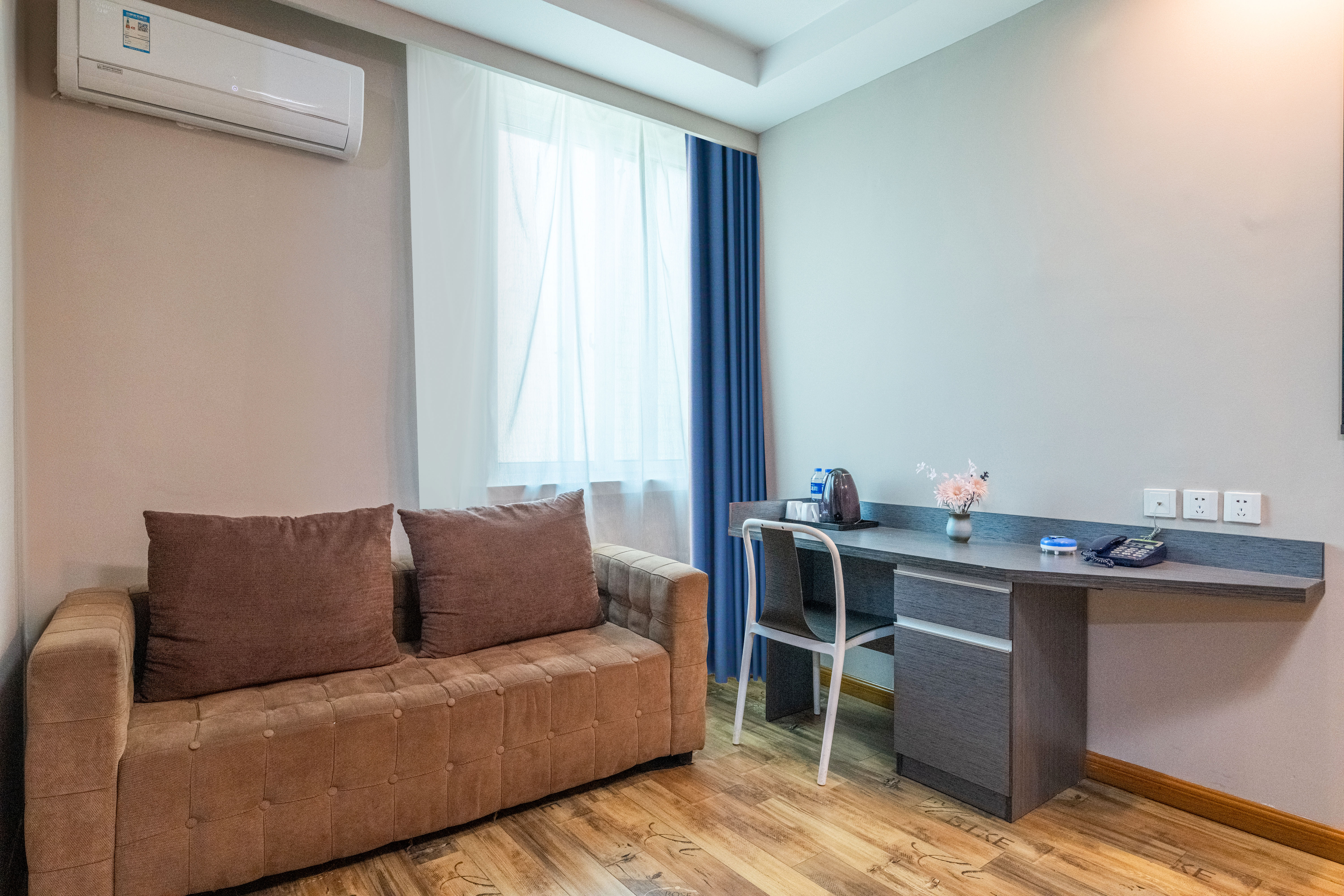 悦享·影音大床房|百寸幕布|腾讯会员|无线投屏