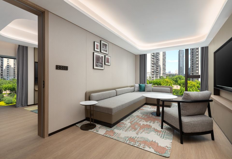 One Bedroom Suite City View