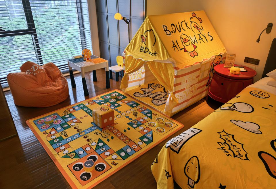 小黃鴨親子大床房