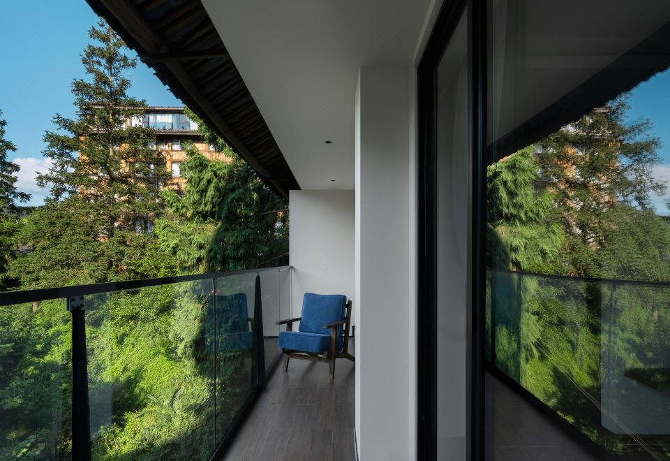 梧影.阳台观景家庭房-零压床垫︱智能客控︱极米投屏