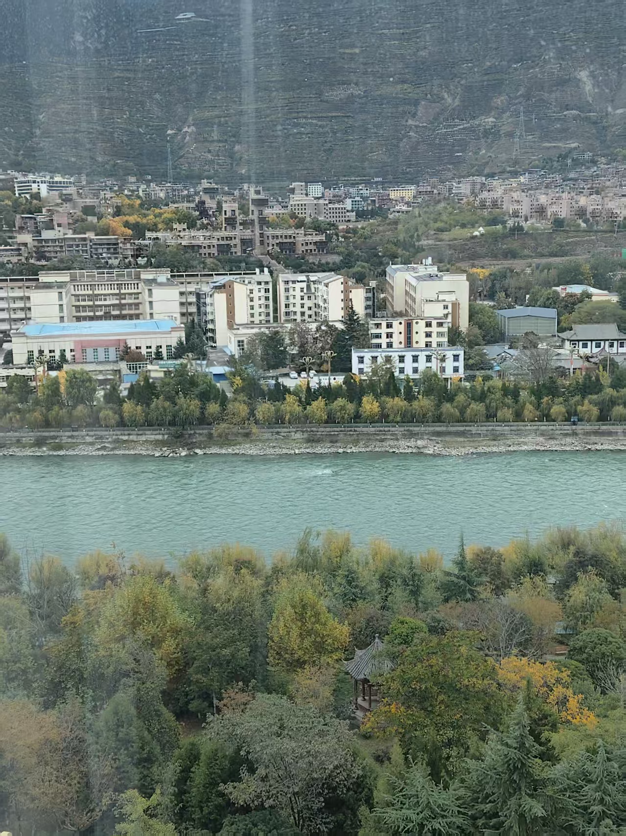 如雅江景投影大床房（智能客控+零压床垫+中央空调）