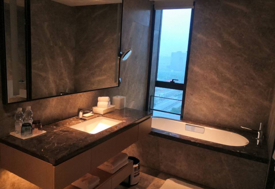 Courtyard by Marriott Shanghai HongqiaoStudio