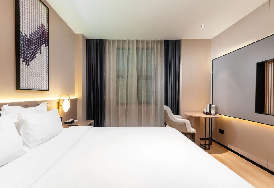 高级精品大床房（浴缸+慕斯床垫+零压枕头+mini吧+无窗）