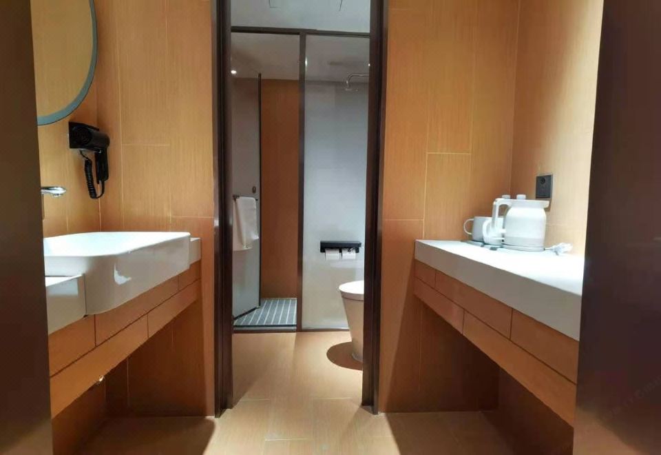 商务大床房（65寸电视+智能投屏+独立空调）