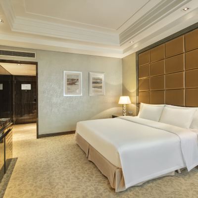 豪華大床房（高樓層） 北京朝陽悠唐皇冠假日酒店優惠