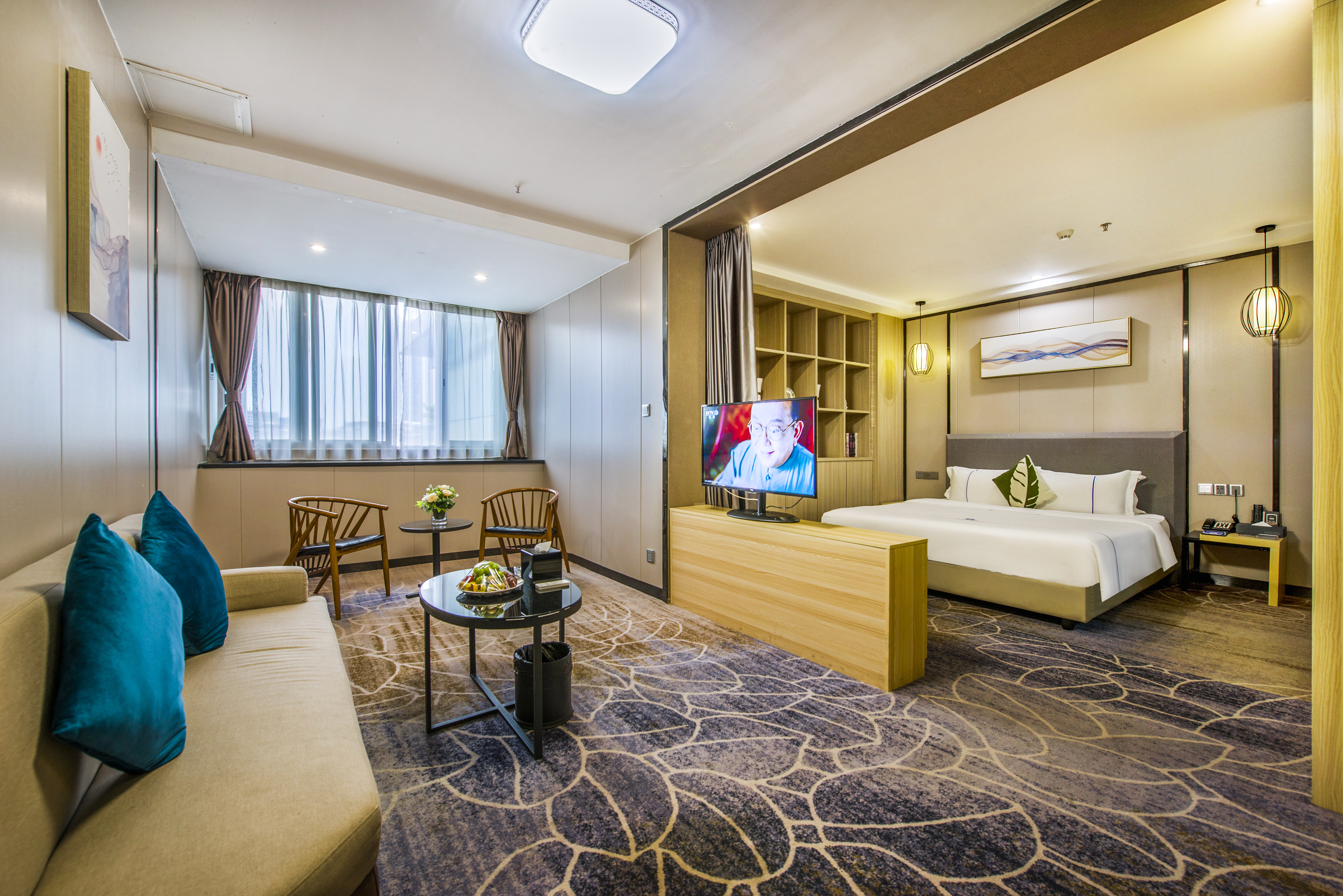 高級行政套房『輕奢床品+專屬會客廳+超奢享受』