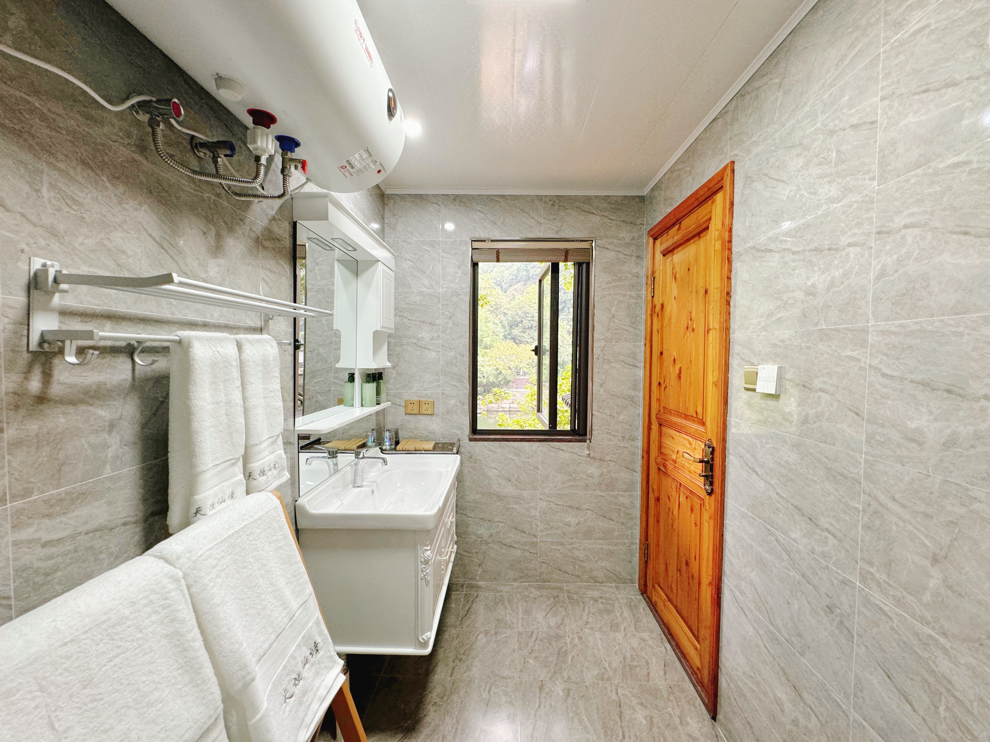 湖隐|悠然吊牀房（全景落地窗+休闲沙发+观景露台）