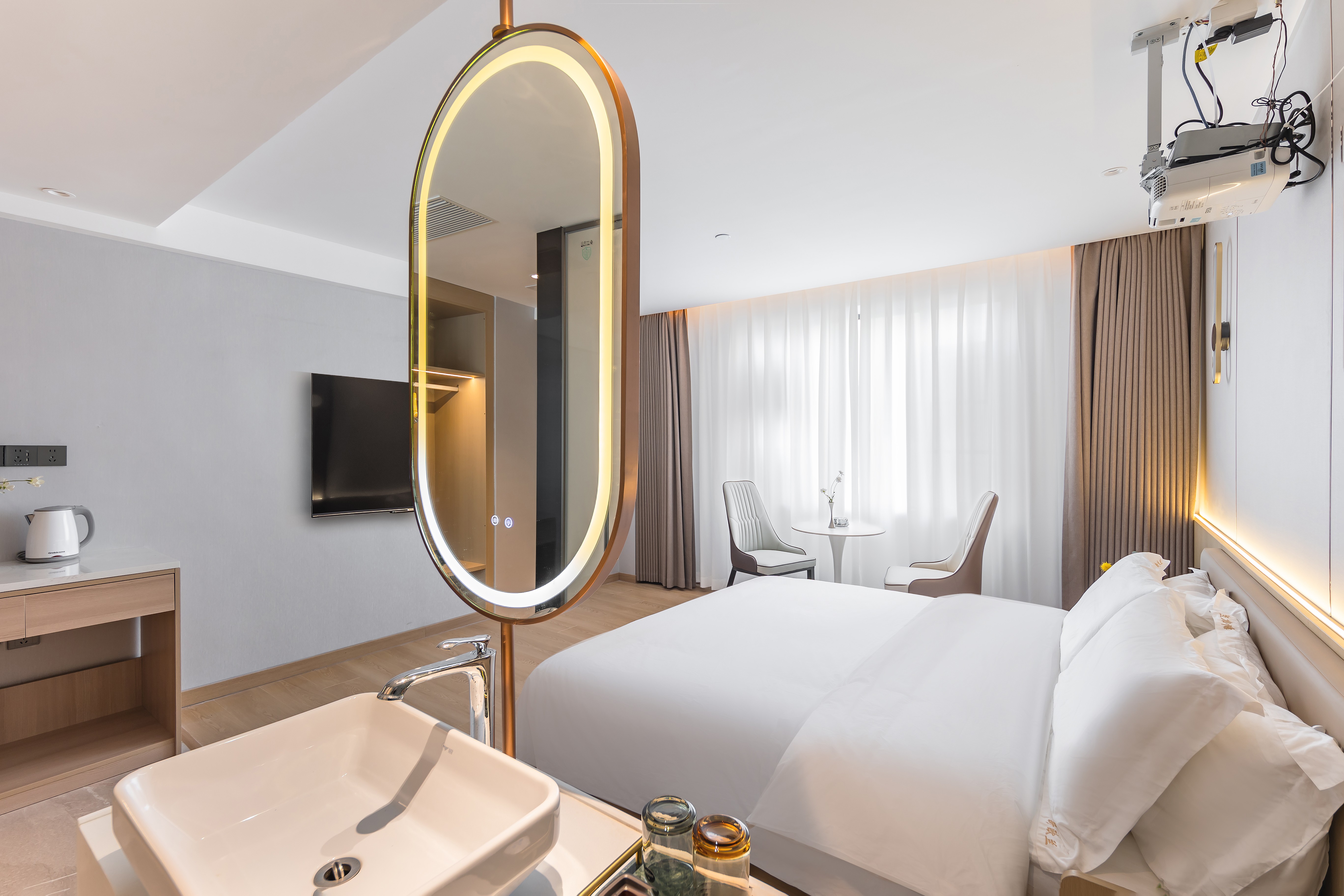 星都品质大床房（智能投屏+小度智控防蚊纱窗+更大空间）