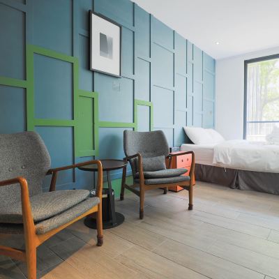 雅致藝術一大床 (衛浴為房門外獨立浴室) 台南三道門建築文創旅店優惠