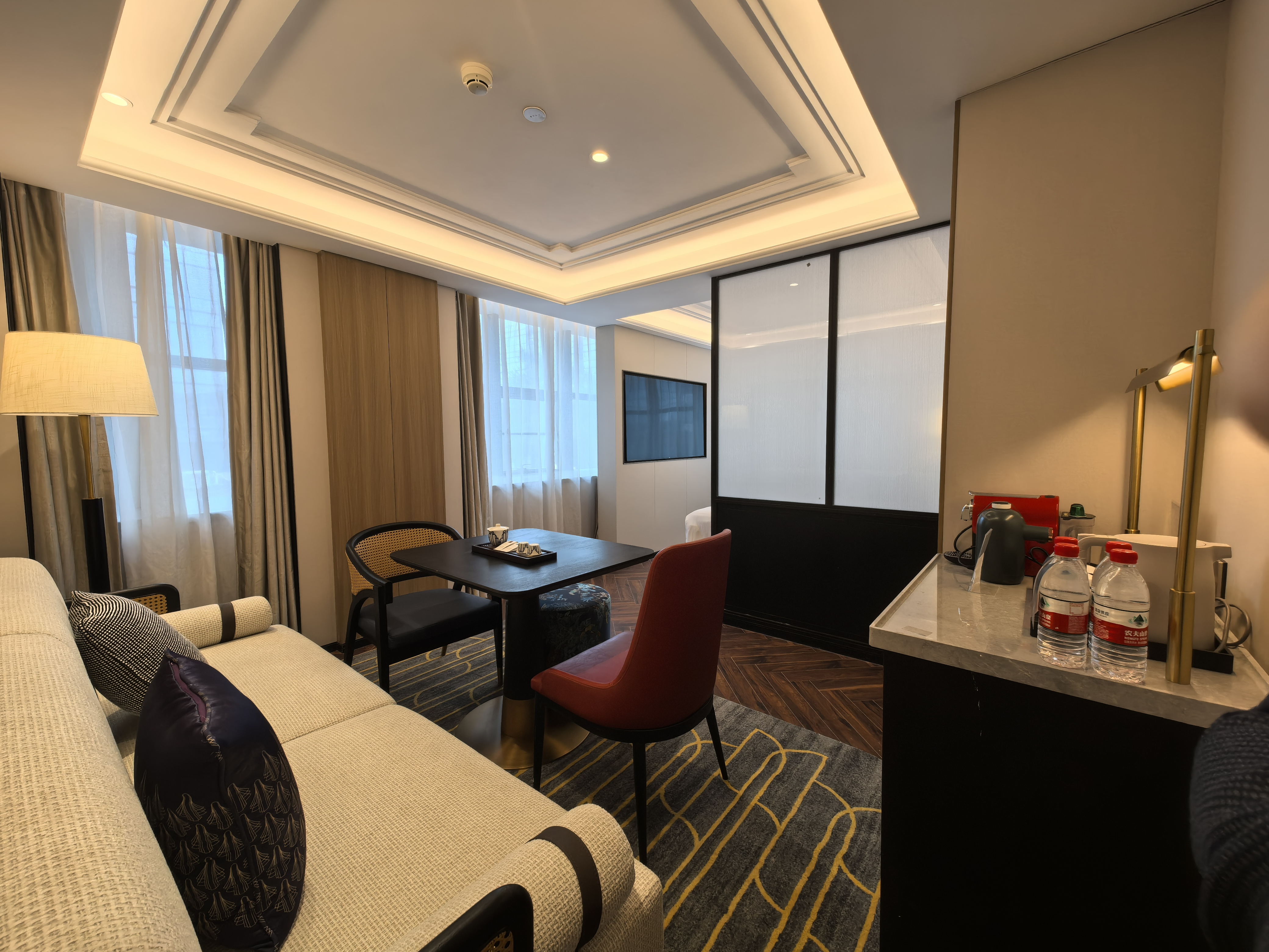 行政尊享套房（功夫茶具-乳胶枕头-智能客控）