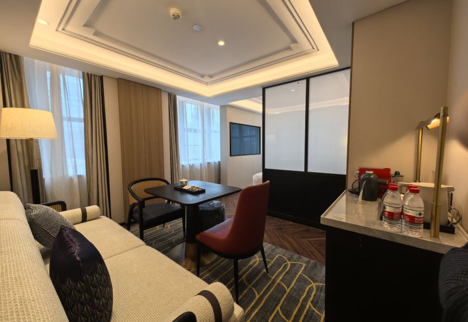 行政尊享套房（功夫茶具-乳膠枕頭-智能客控）