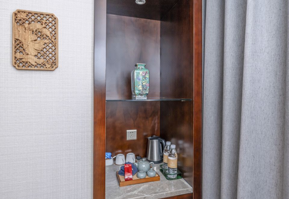 拈花精品大床房（L型4人沙發+詩意空間）