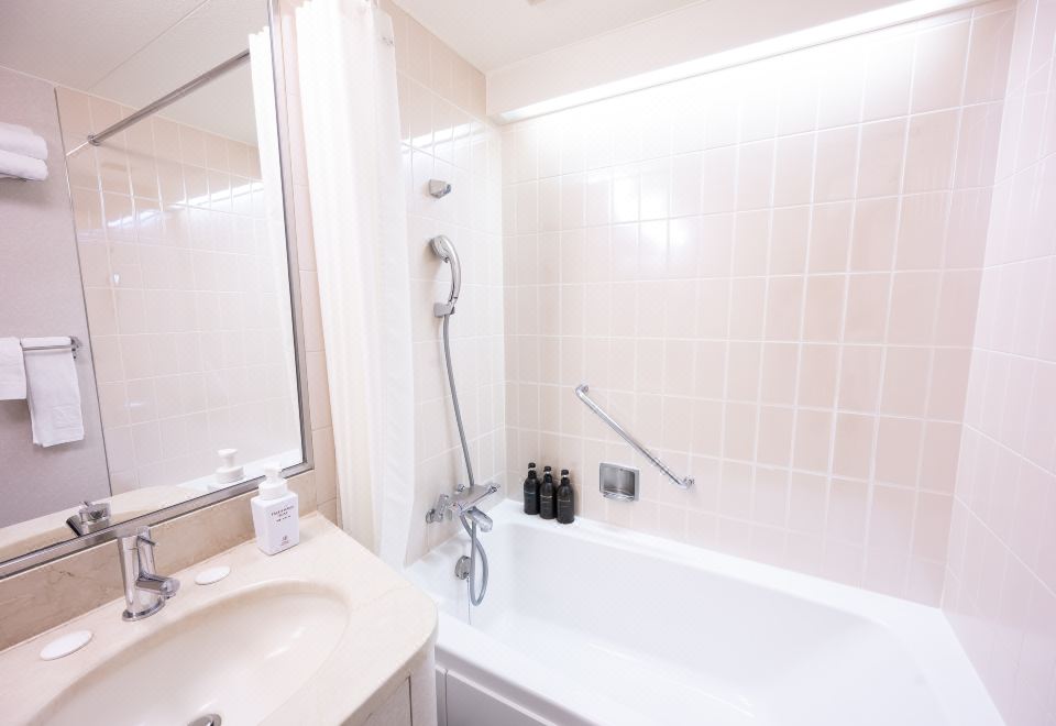 Tokyo Prince HotelDeluxe Twin Room(Upper Floor)