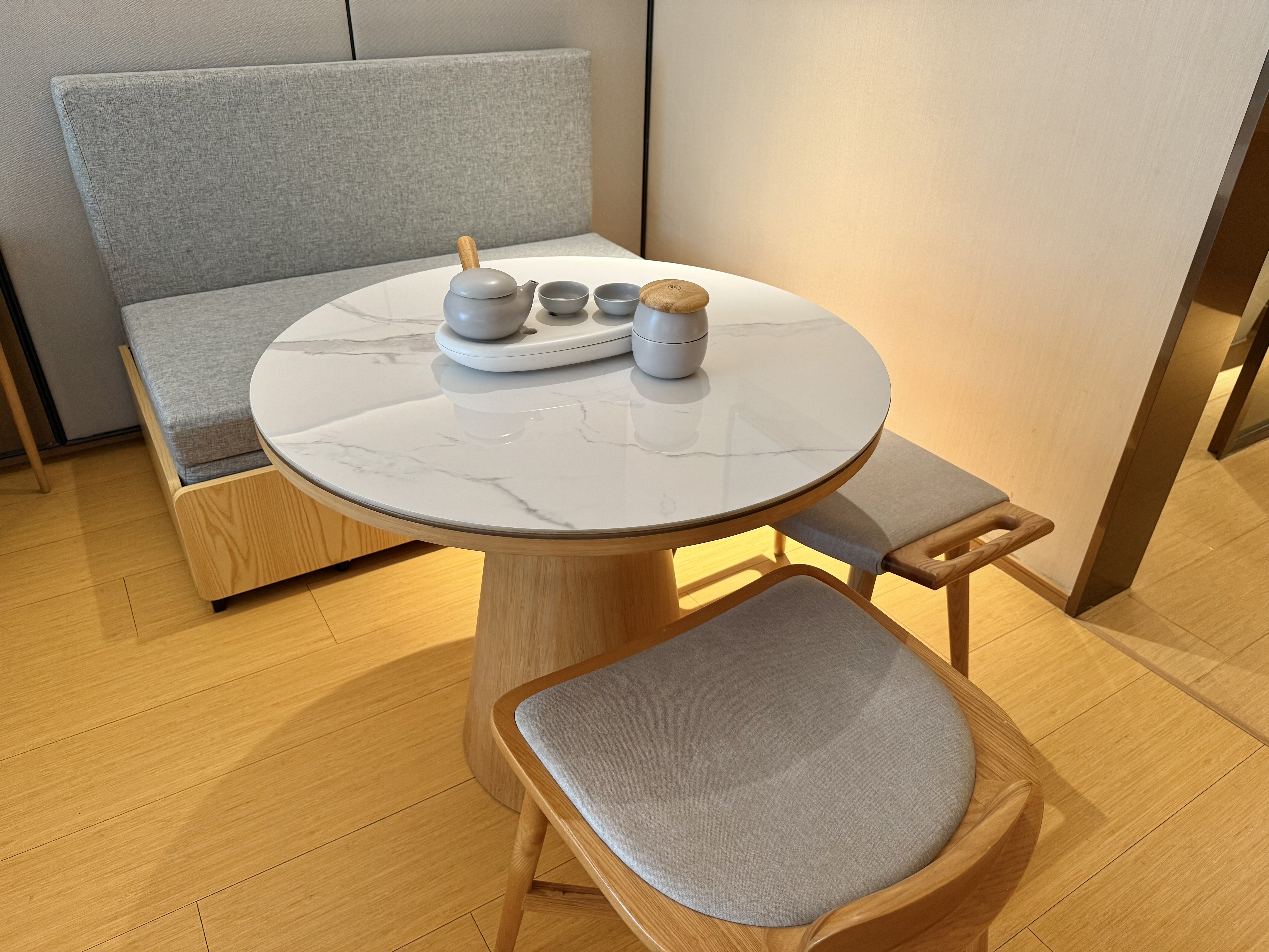 套房【一室一厅｜65寸投屏电视】