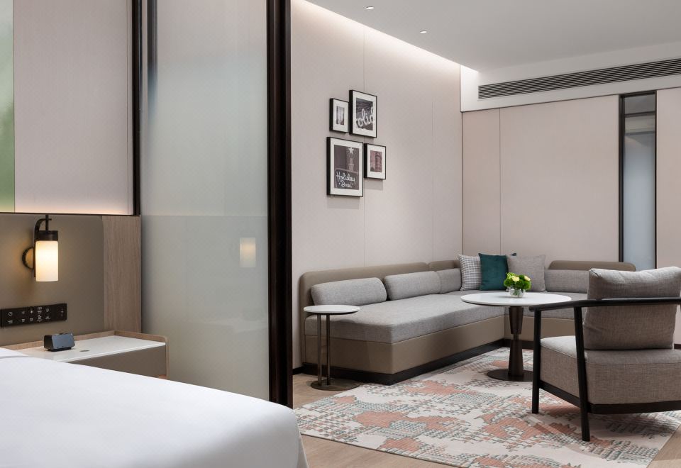1 King Suite