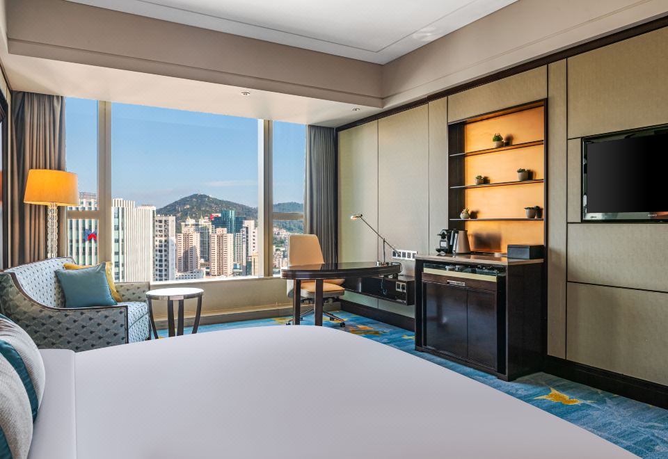 行政城景大床房