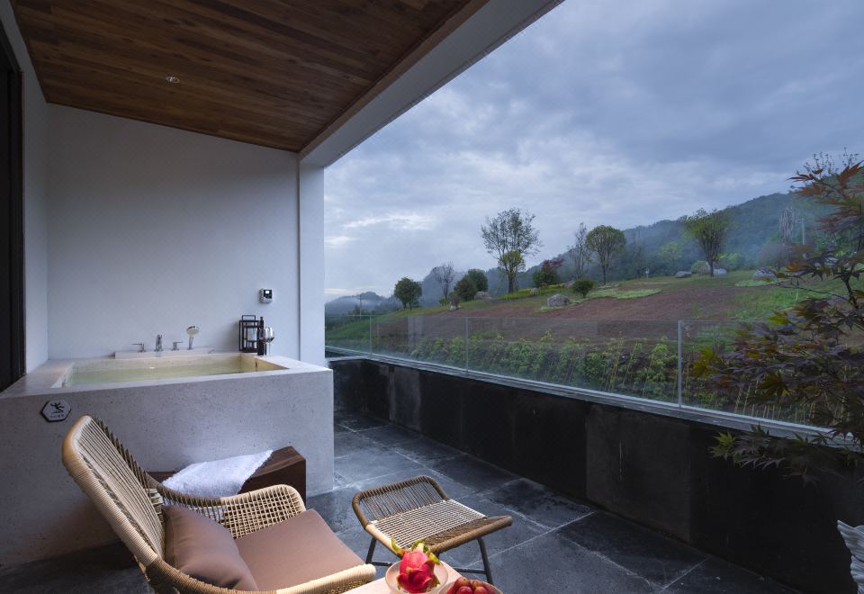 Hot Spring  (Double bed)