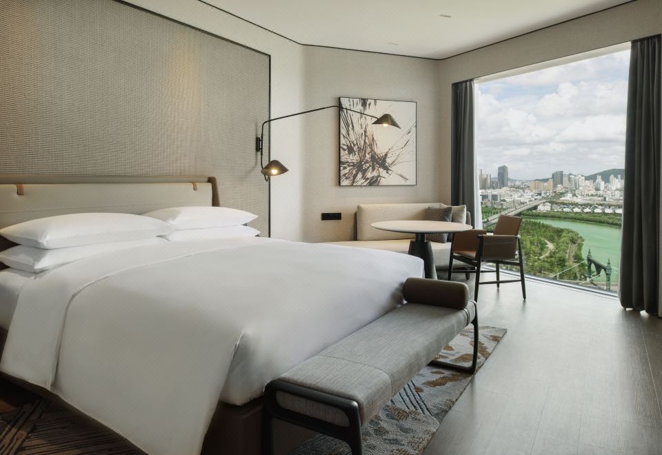 豪華江景大床房