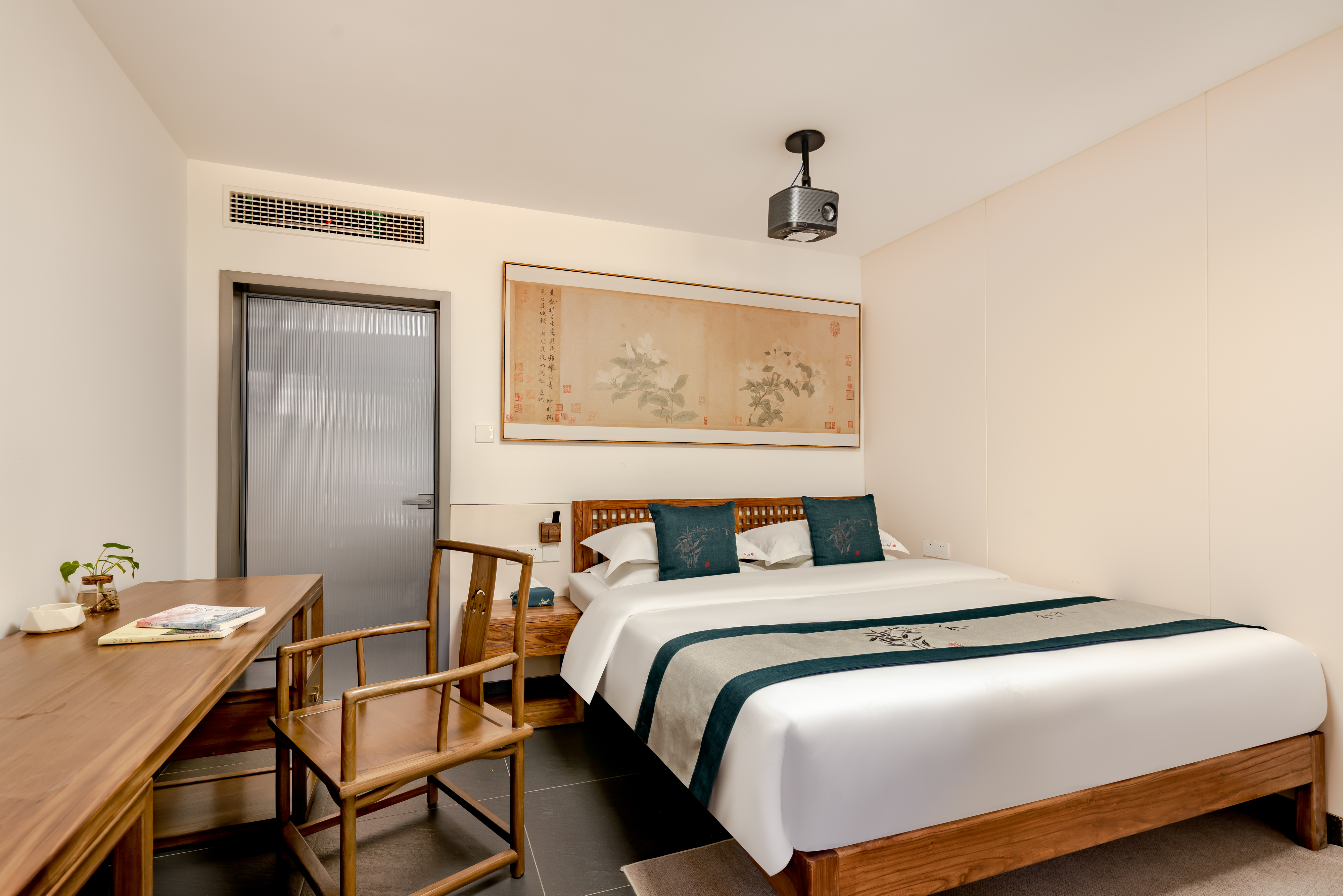 新雨·大床房（全屋暖气+巨幕投影+戴森吹风机）