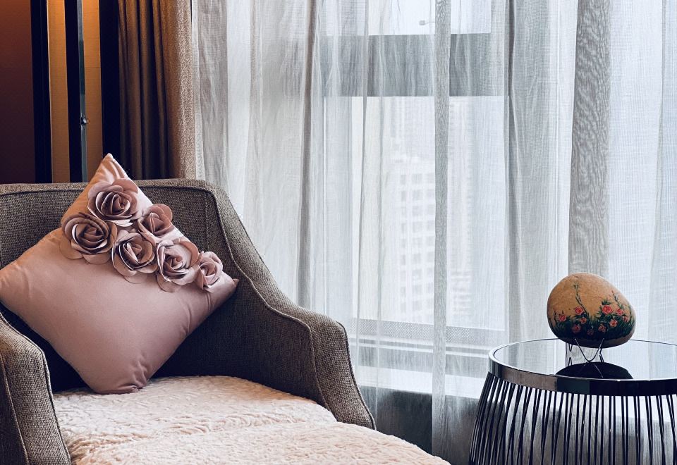 玫瑰主题行政大床房