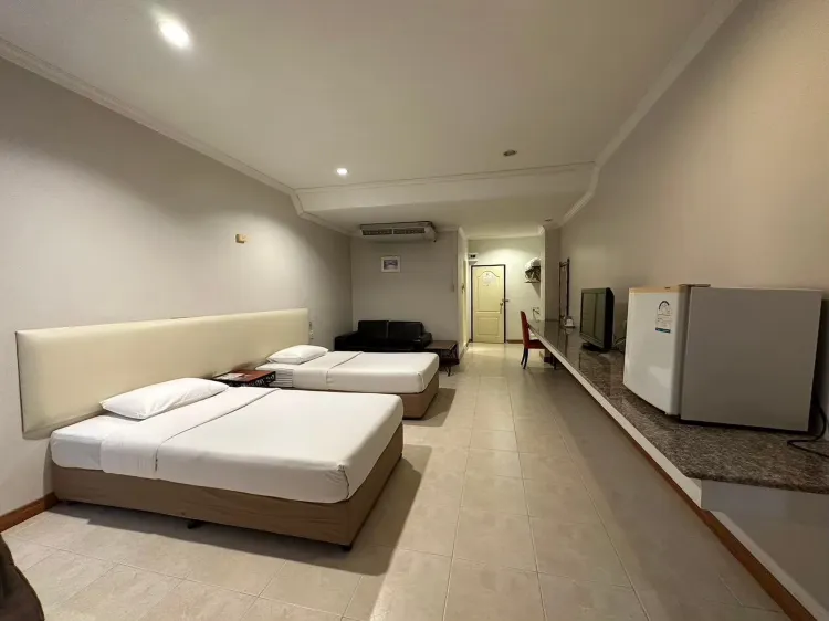 ห้องดีลักซ์เตียงใหญ่หรือเตียงแฝด