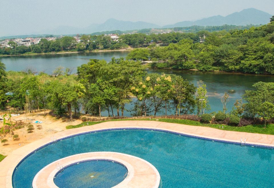 漓江江景大床房