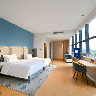 高級房雙床·更大面積（金可兒零壓床墊-休閒沙發） 深圳北站智選假日飯店優惠