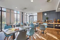 Appart'hôtel Odalys City - Bioparc Lyon Est