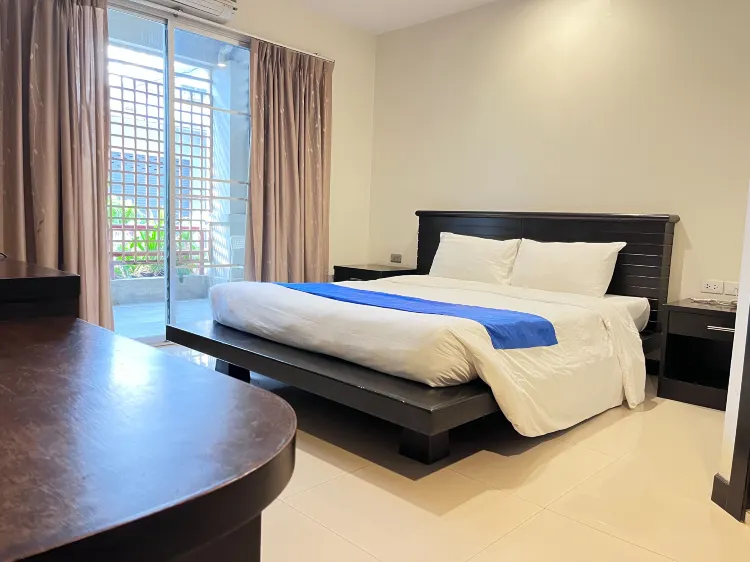 ห้องสแตนดาร์ด เตียงใหญ่ 1 เตียงใหญ่ มีระเบียง