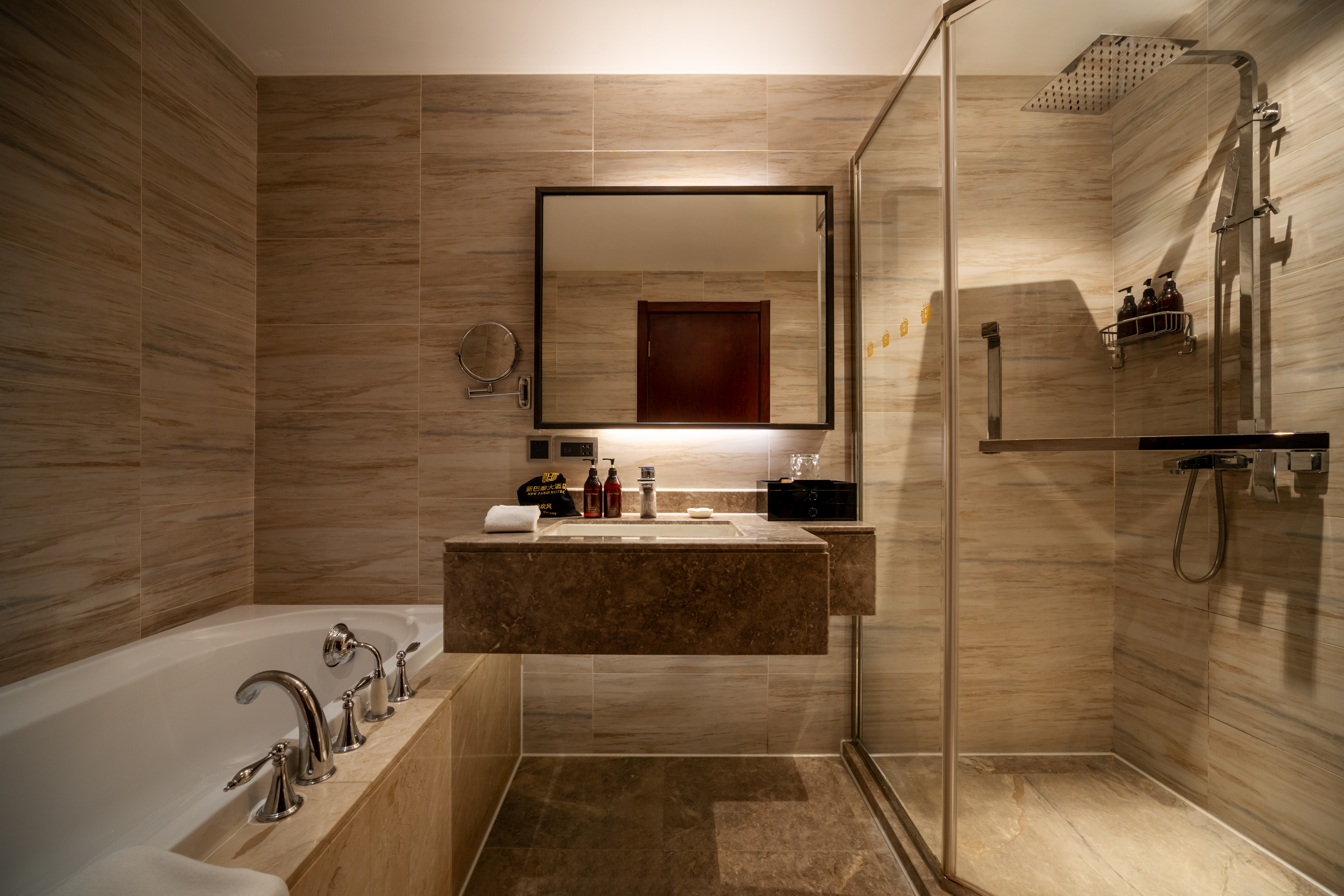 巴黎寬悅城景大床房·豪華浴缸·潤境加濕器