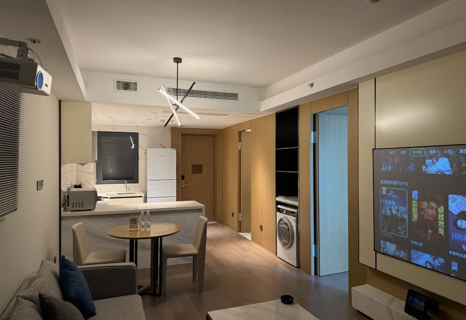 柏薇影音單臥套房（4K巨幕+影視會員+智能投屏）