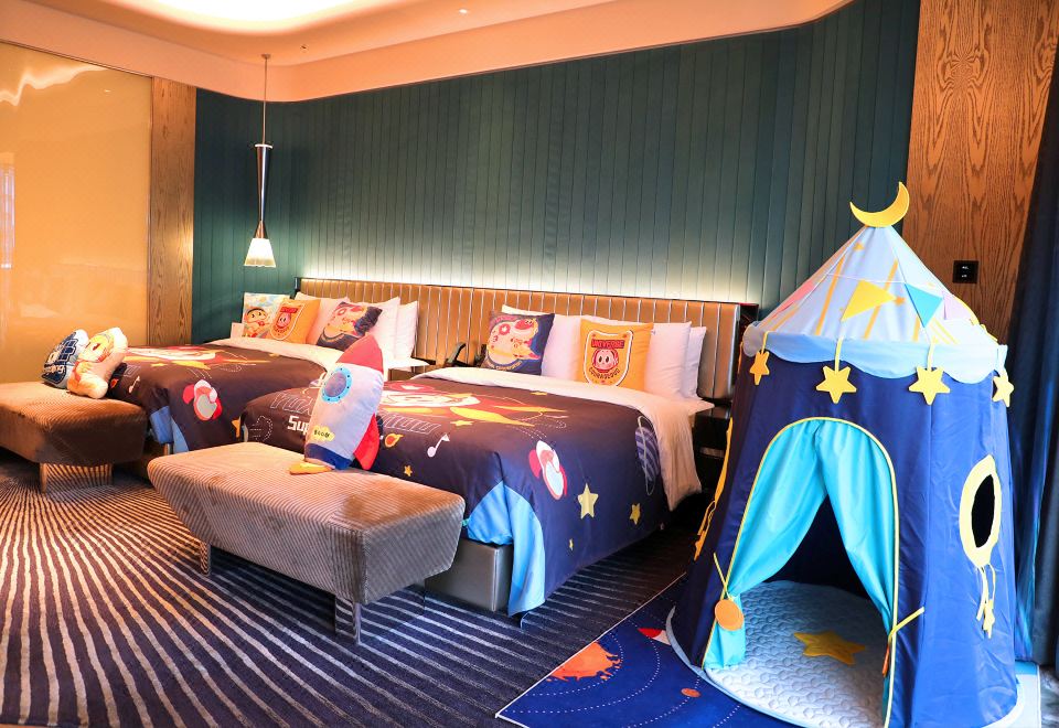 W Hotel XianCosmic Chomp Team Themed Family Twin Room