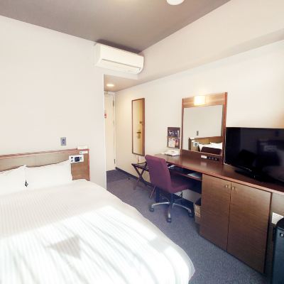 半雙人房，禁菸 露櫻飯店駒根交流道口店優惠