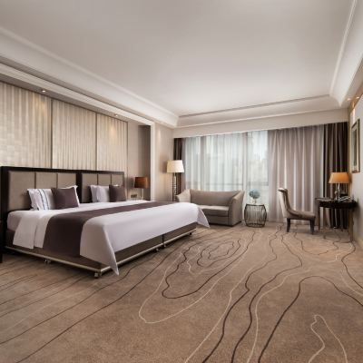 尊享大床房-全景落地窗-超大床-大浴室-深泡浴缸 深圳億民平安國際酒店優惠