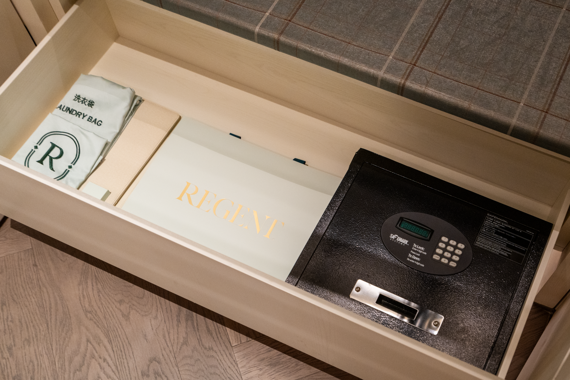 外滩景观豪华大床房