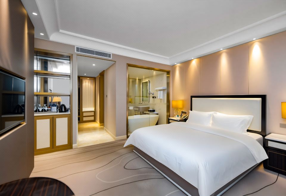 高级特惠大床房-高速WIFI-深泡浴缸-全景落地窗