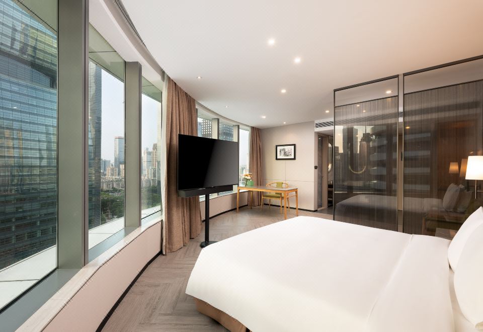 开放式套房（开放式客厅+超大落地窗开阔景观）