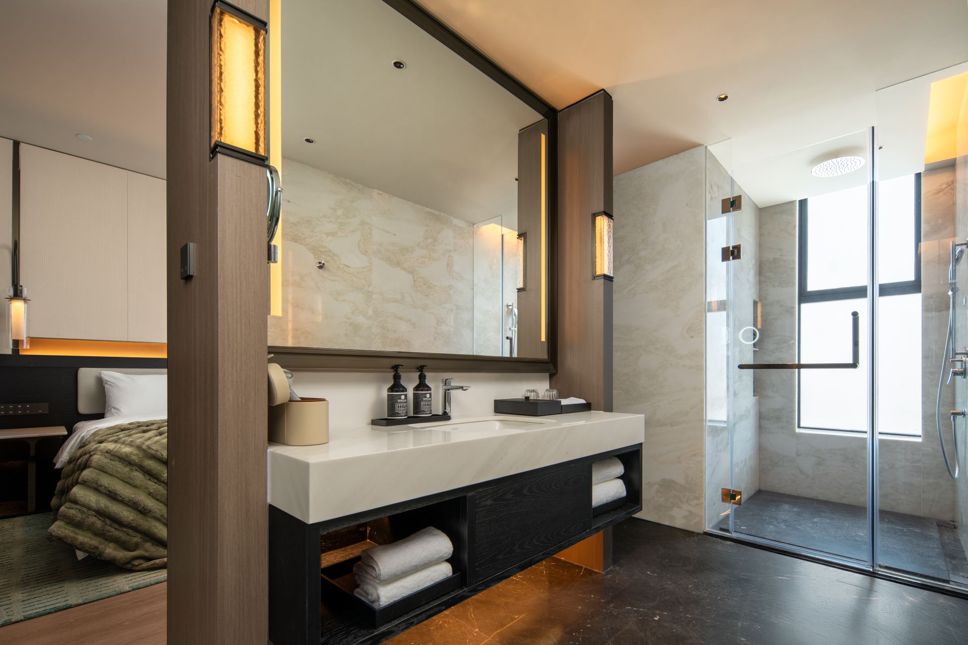 Yaozan King Bed Room