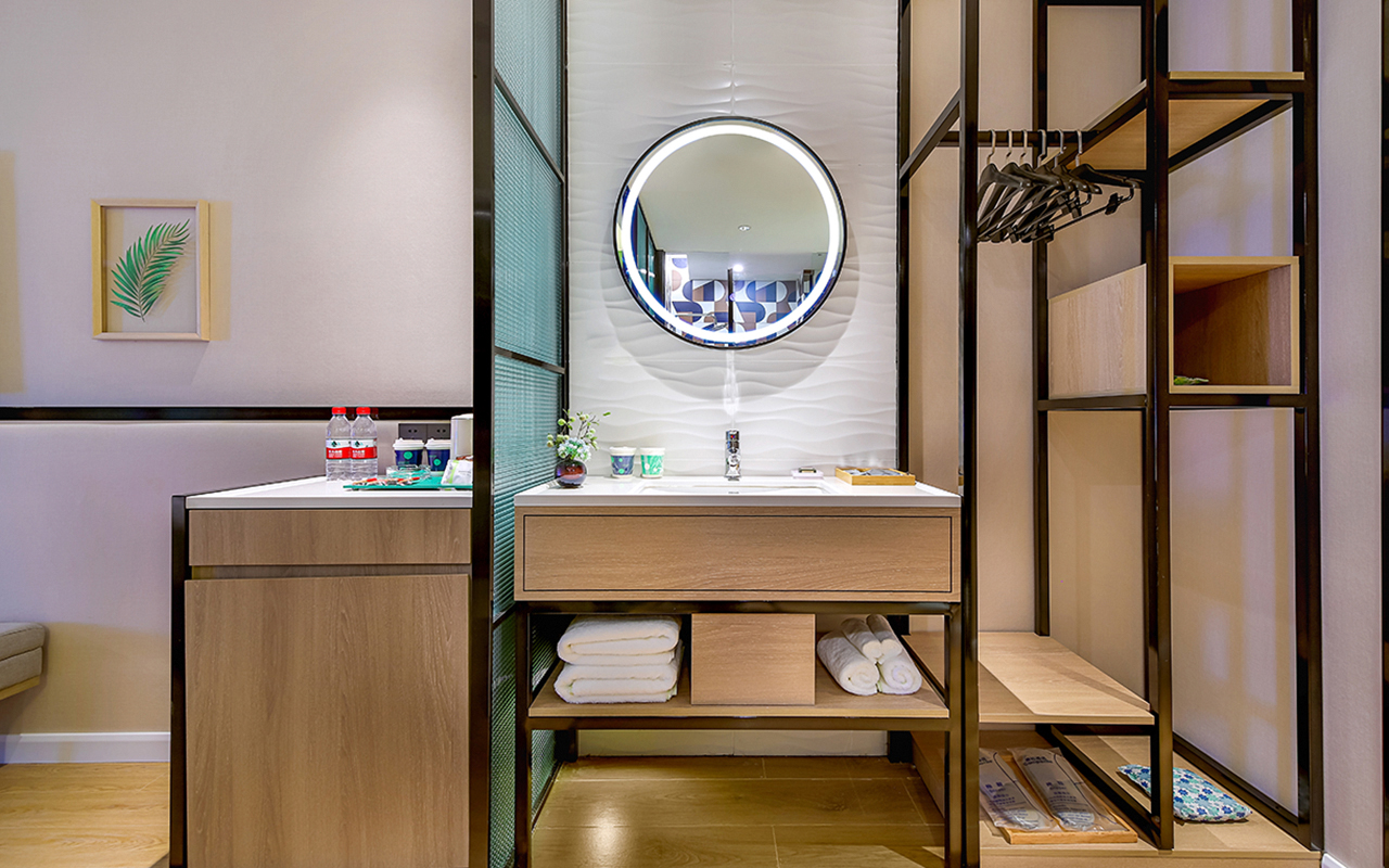 高级双床房 ‖ 百米高空湖景+城景