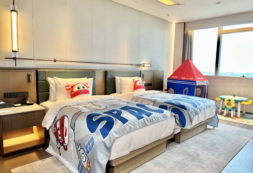 Yangzi River International Conference CenterSuper Wings Space Theme Twin Room