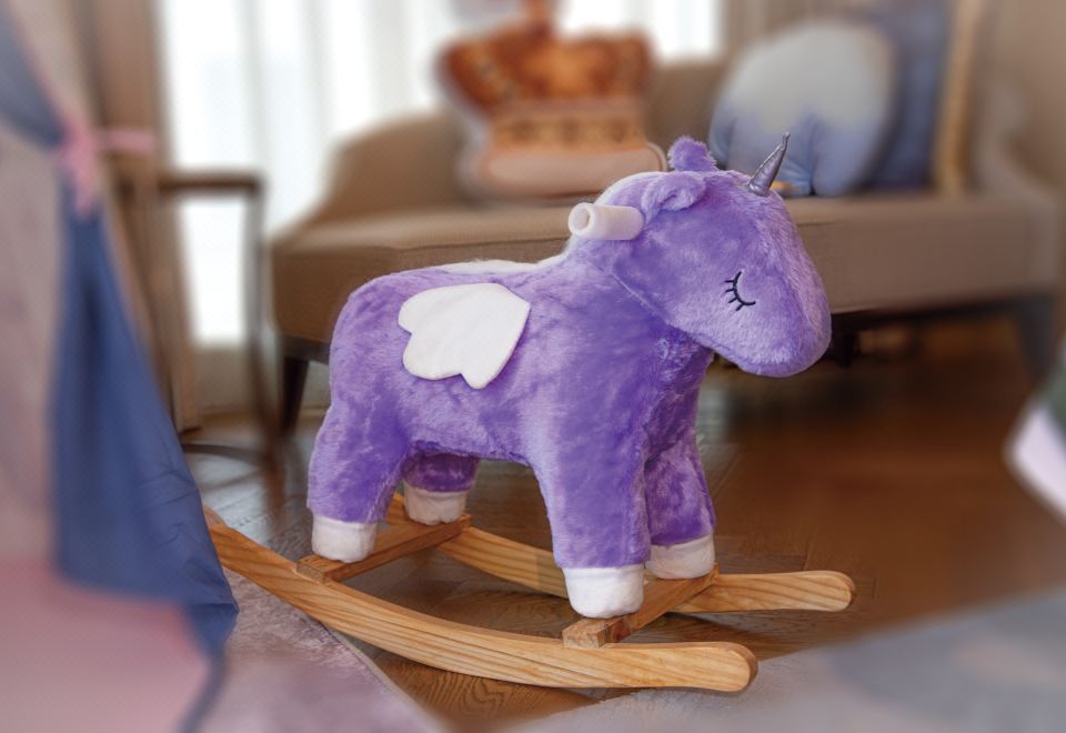 The Langham HefeiAlice In Wonderland Theme Room