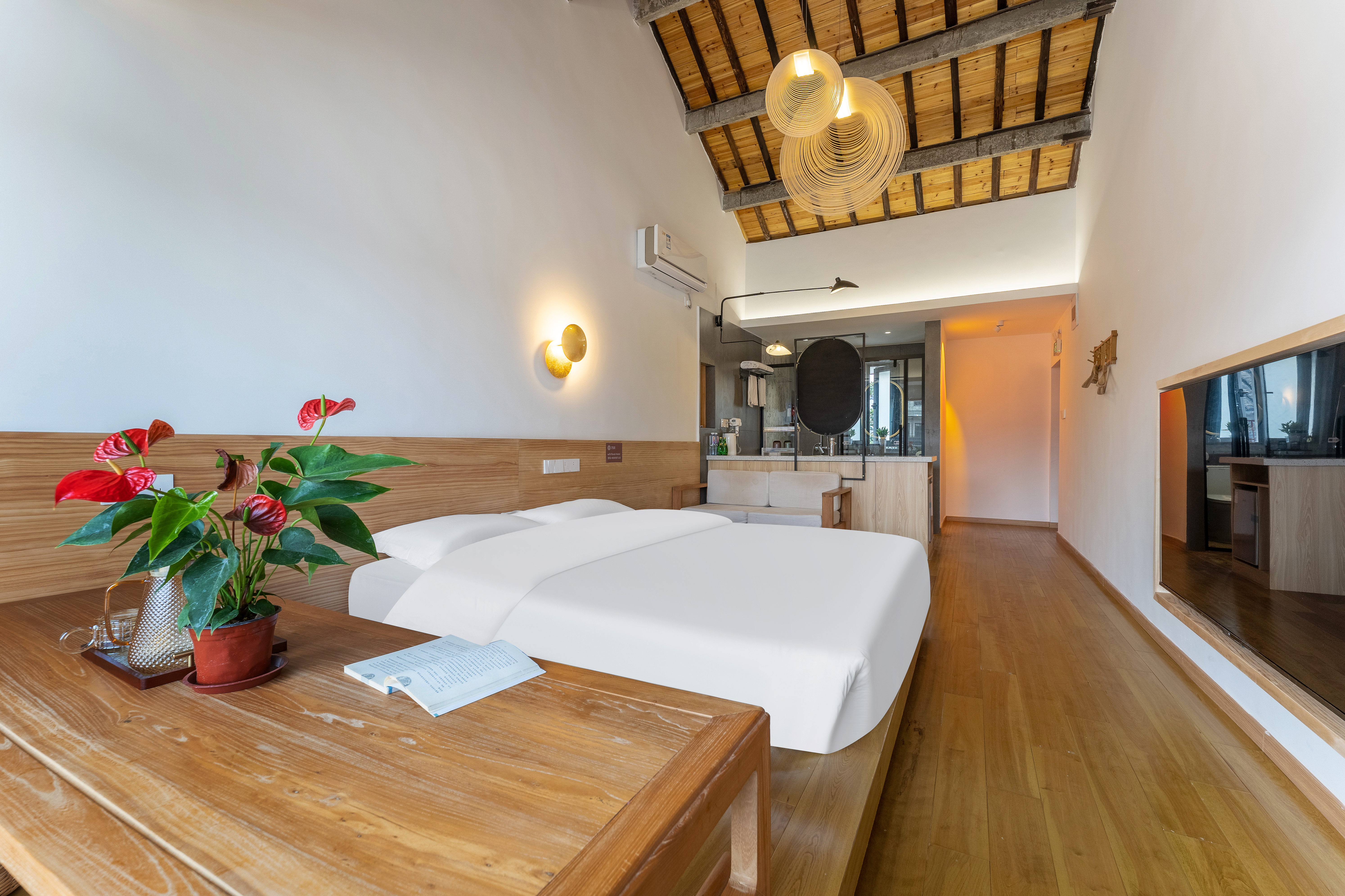 东井·榻榻米房丨小冰箱+高清电视+古桥河景