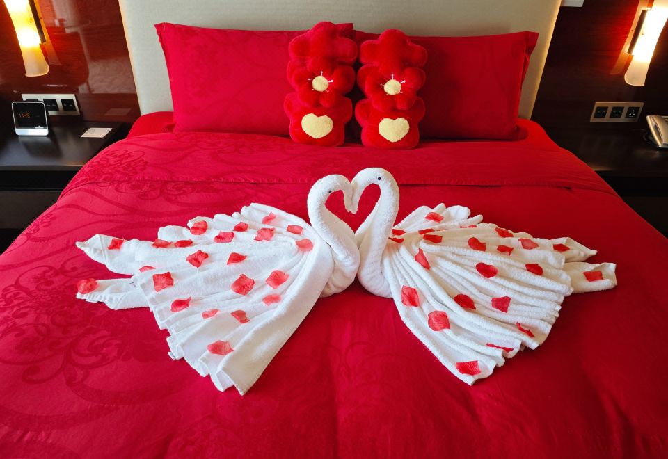 Swiss Grand NanchangWu Jia You Xi River-View Duplex Suite