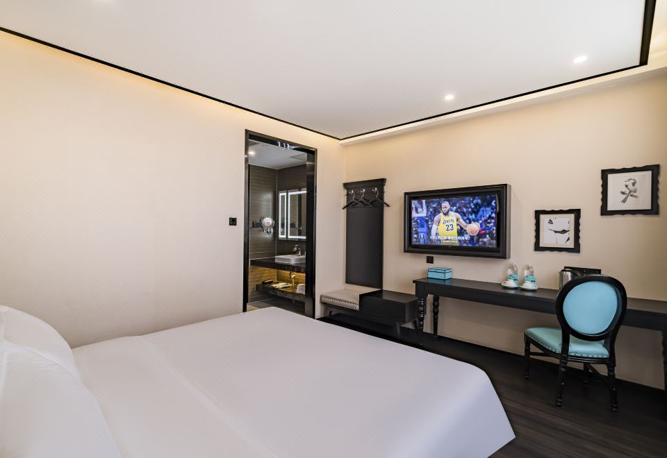 希岸豪华大床房-智能客控