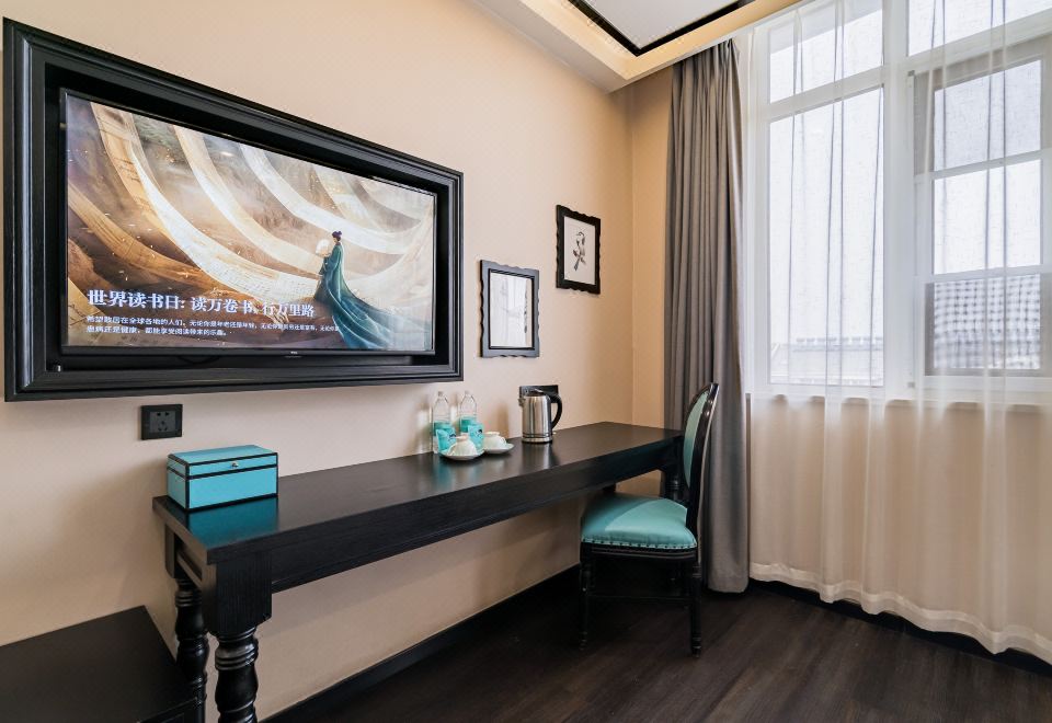 希岸豪华大床房-智能客控