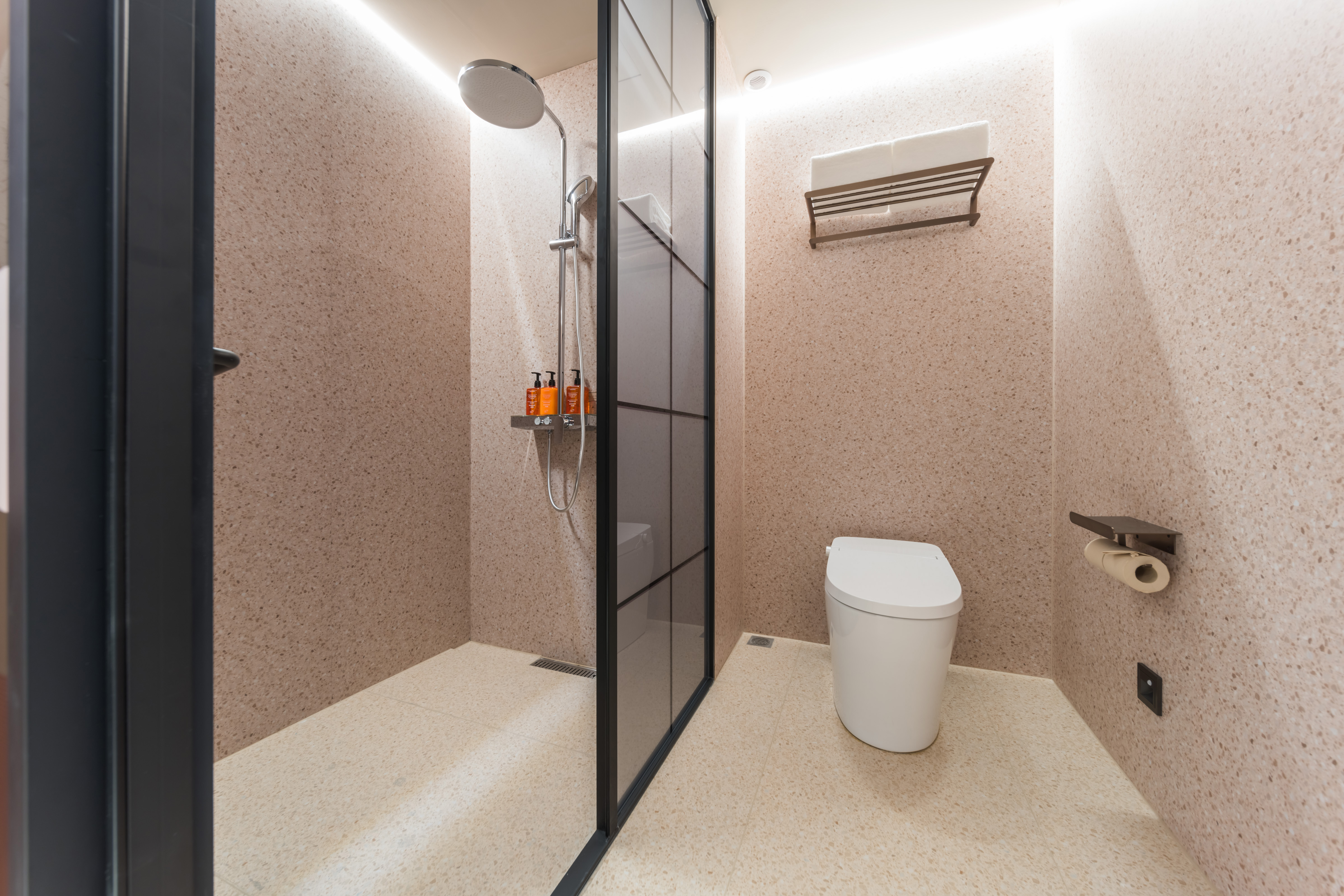 家庭房（手机投屏+小童洗漱包+新风系统）