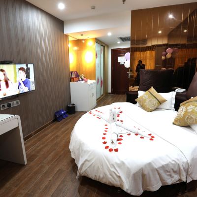 楓之情圓床房 千色滙主題酒店（佛山科技學院祖廟店）優惠