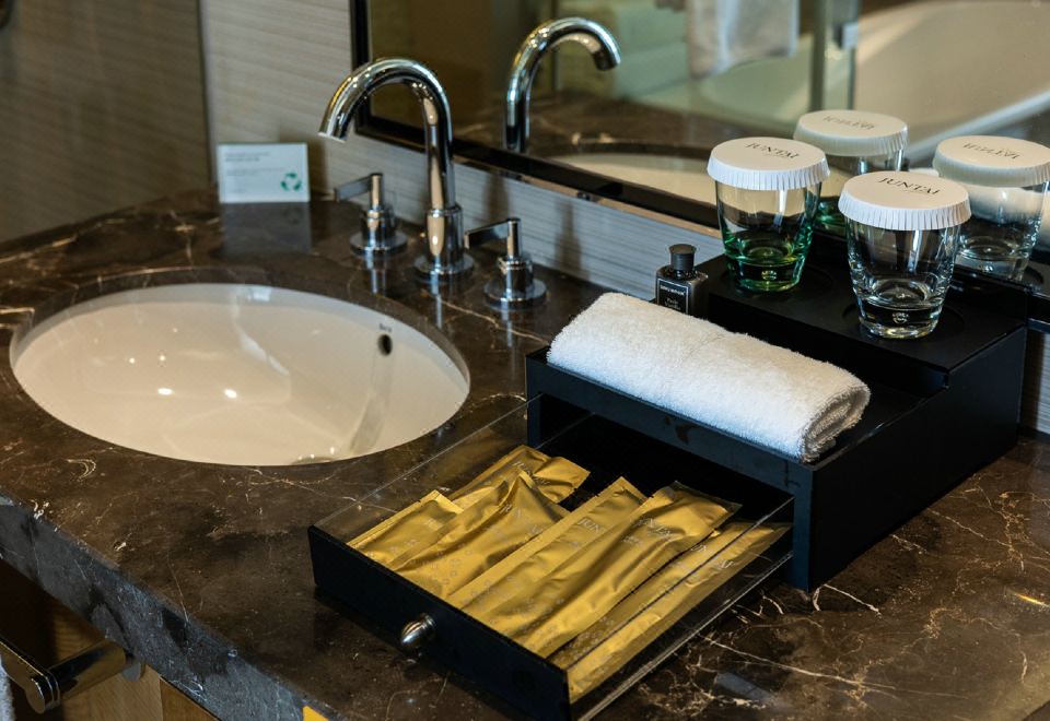 豪华行政大床房