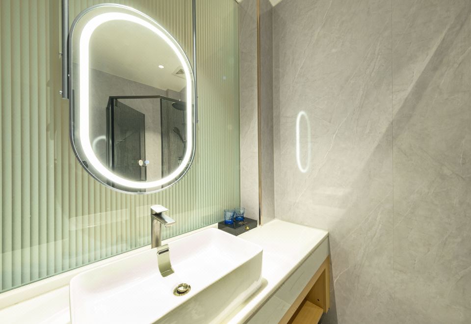 尊享双床影音房